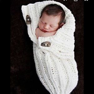 Customizable handmade baby cocoon